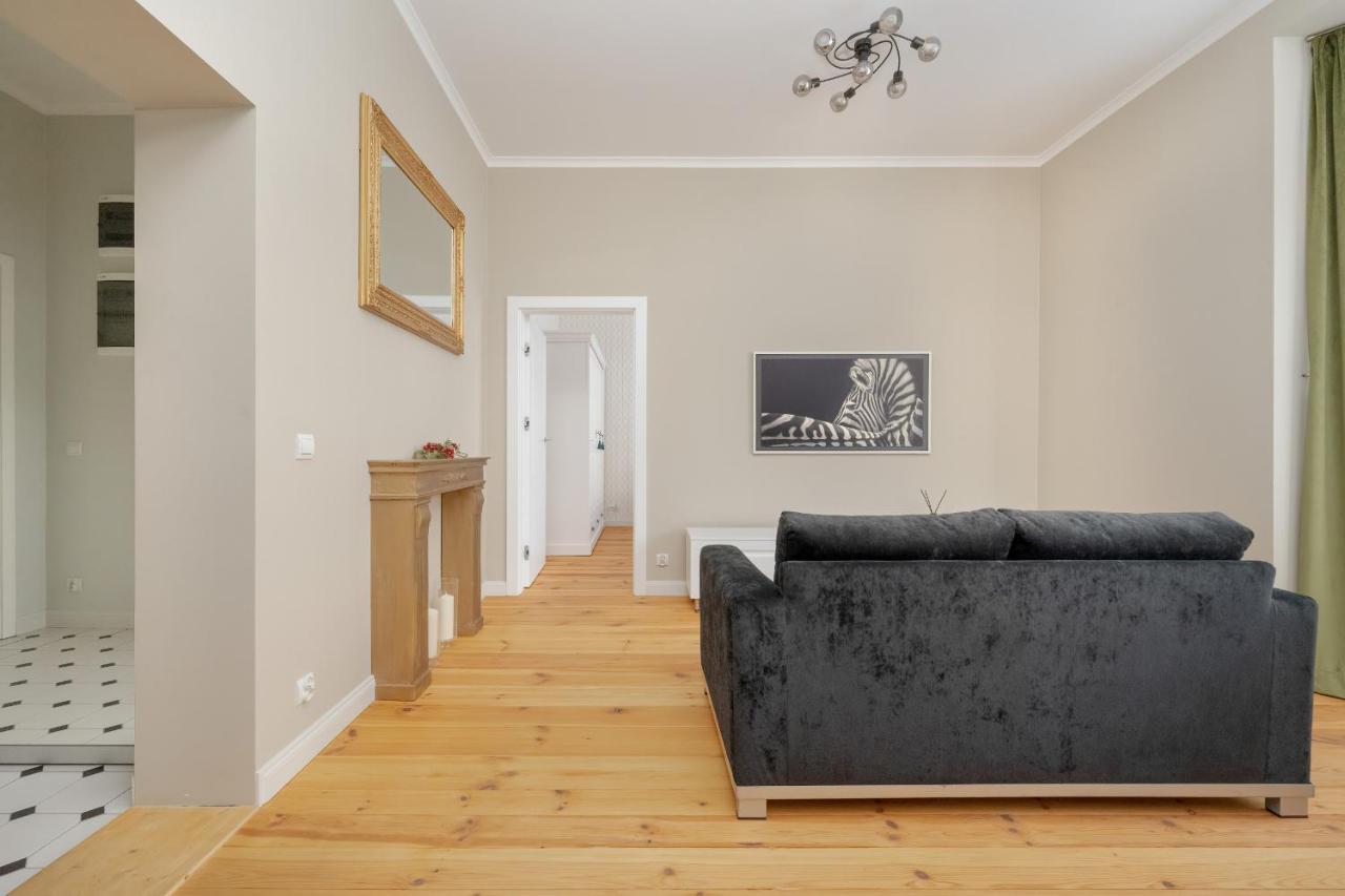 Aesthetic One Bedroom Apartment In Wroclaw By Noclegi Renters Extérieur photo