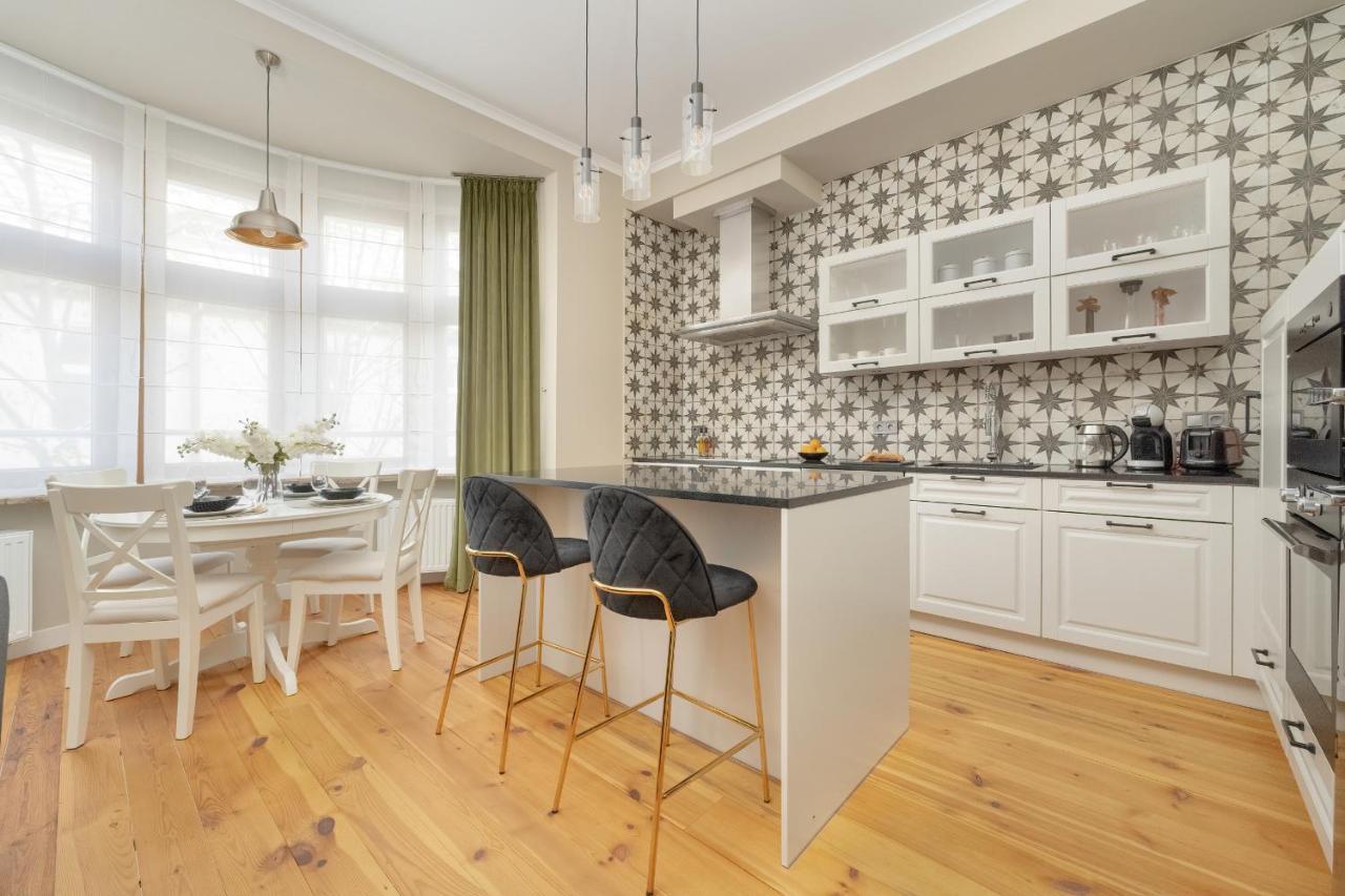 Aesthetic One Bedroom Apartment In Wroclaw By Noclegi Renters Extérieur photo